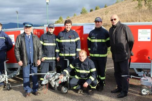 Odovzdávanie protipovodňových balíkov prvej pomoci - 20.11.2015 -pod Spišským hradom